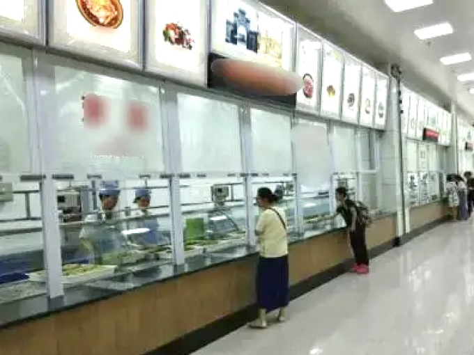 lo anh bua an cua canteen ngon den muc nao ma cuu sinh vien chi muon duoc an ke 