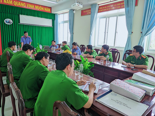 canh bao viec mao danh cong an tinh goi dien lua dao lanh dao cac co quan dspl