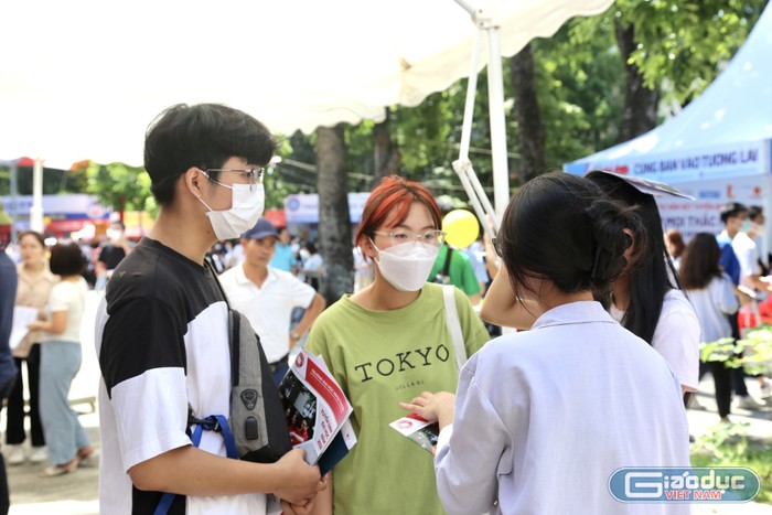 nhieu truong dai hoc trao li xi ho tro sinh vien ve que an tet nguyen dan 2024 dspl1 nhieu truong dai hoc trao li xi ho tro sinh vien ve que an tet nguyen dan 2024 dspl1