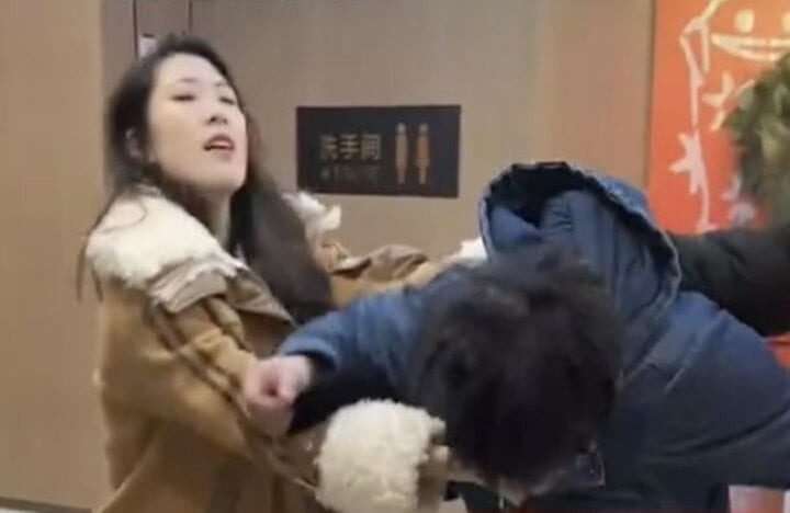 ten bien thai nhan cai ket dang khi dung mat dung nguoi phu nu co than phan noi tieng ten bien thai nhan cai ket dang khi dung mat dung nguoi phu nu co than phan noi tieng