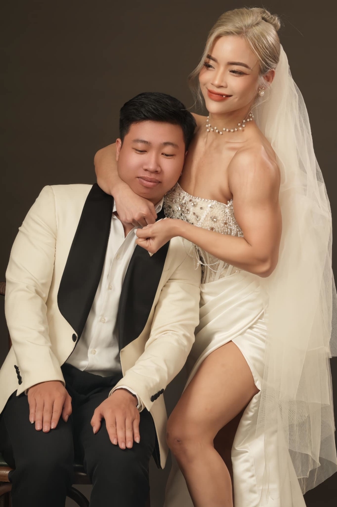 co dau mac vay cuoi gong minh khoe co bap cuon cuon gay bao tren mang xa hoi dspl1 co dau mac vay cuoi gong minh khoe co bap cuon cuon gay bao tren mang xa hoi dspl1