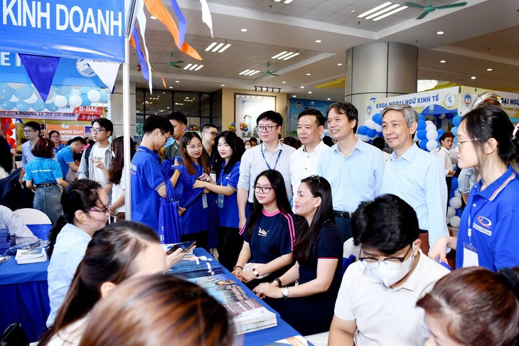 thong qua viec thanh lap 3 truong truc thuoc cua truong dai hoc kinh te quoc dan dspl thong qua viec thanh lap 3 truong truc thuoc cua truong dai hoc kinh te quoc dan dspl