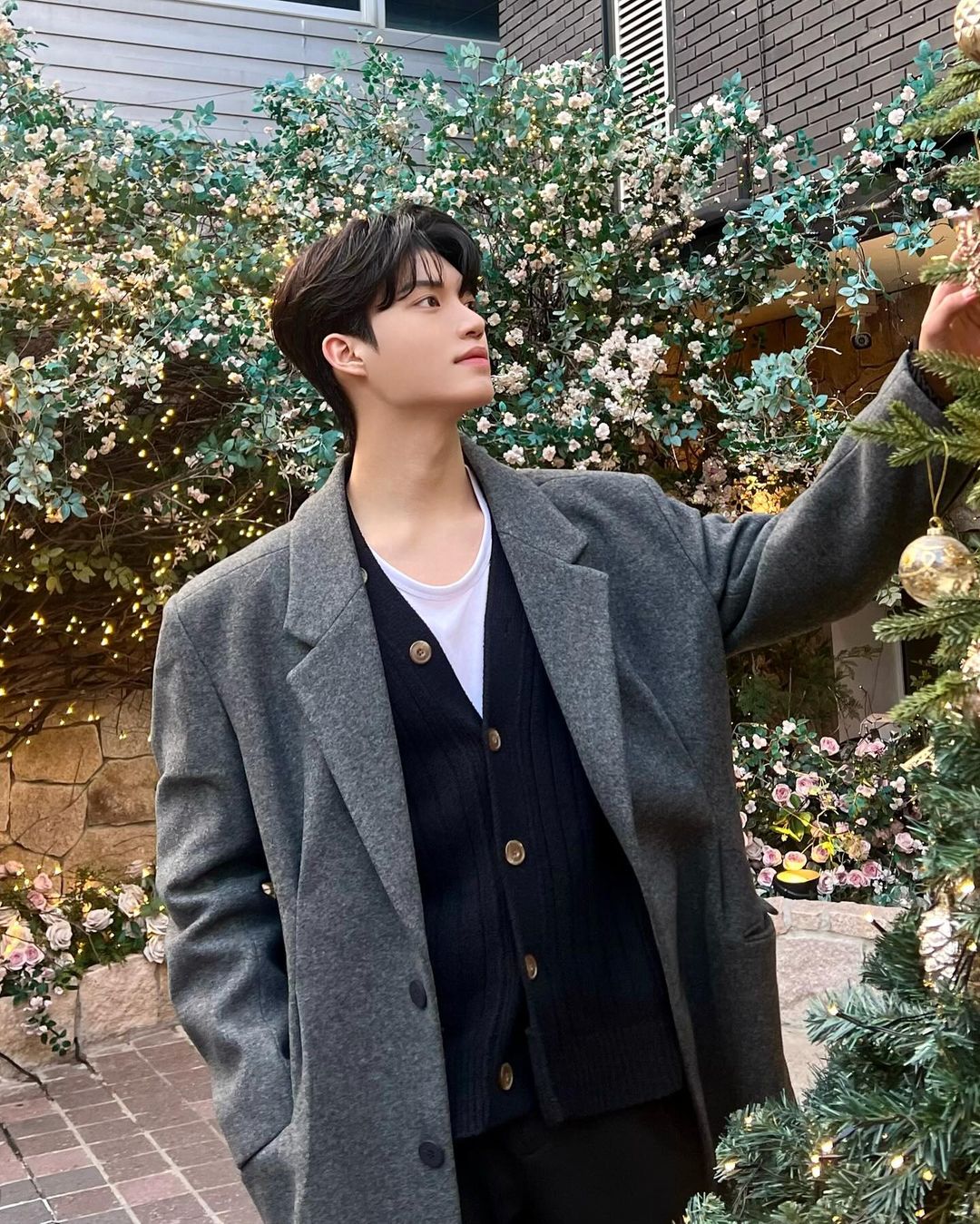 chan dung chang trai khien dan mang soi trang ca nhan vi qua giong nam than song kang dspl3 chan dung chang trai khien dan mang soi trang ca nhan vi qua giong nam than song kang dspl3