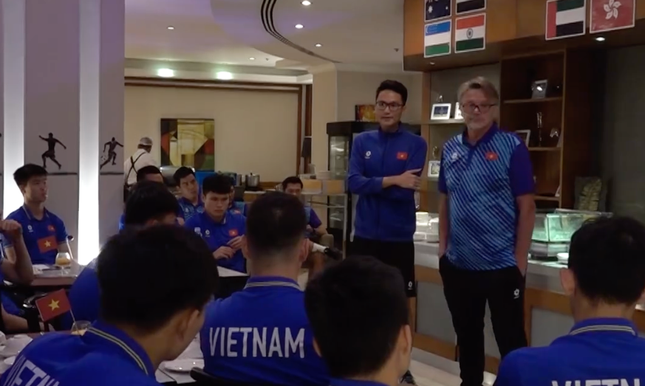 thay tro hlv troussier ve nuoc sau hanh trinh asian cup 2023 xuan manh phai ngoi xe lan 14