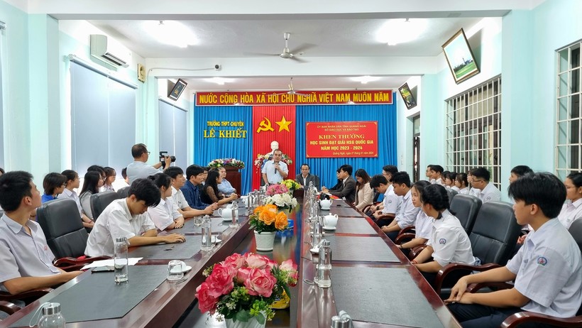 quang ngai thuong nong cac hoc sinh thiet lap ky luc tai ky thi hsg quoc gia dspl1