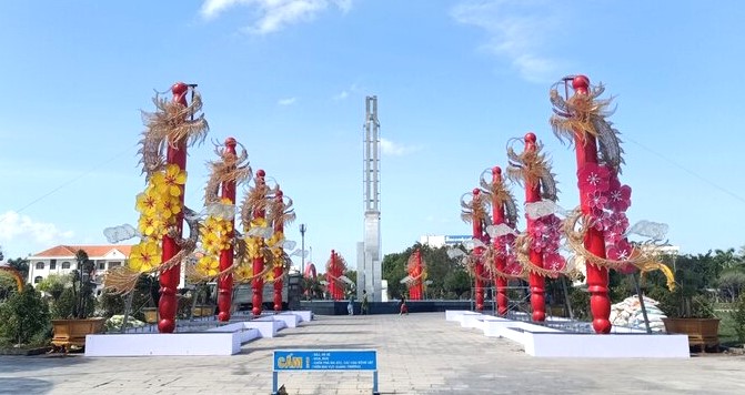 ruc ro sac mau linh vat rong vang o dong nai phun hoa chao don khach du lich 17