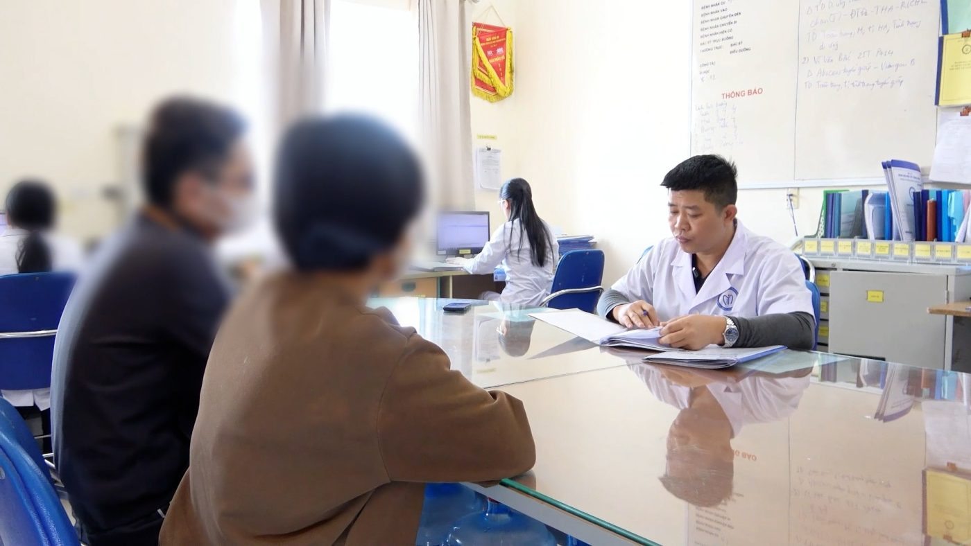 lam dung than duoc tang can nhieu tre bi nang mat ram long vung gay lung sau dspl