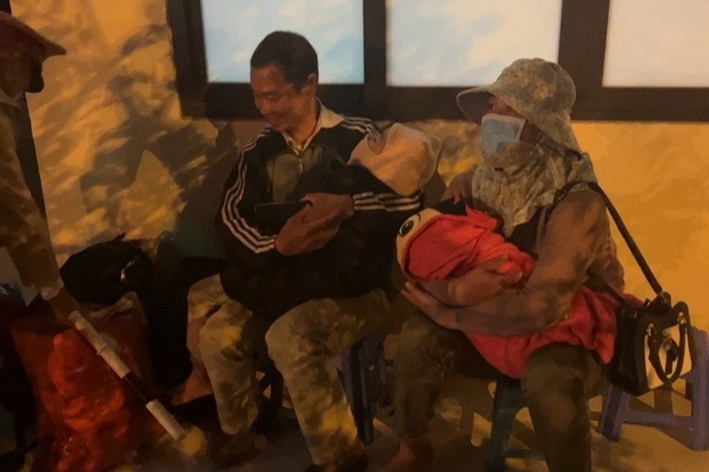 tin thoi su nong moi nhat ngay 8 2 2024 vo chong cung hai con nho lac duong khi ve que an tet tin thoi su nong moi nhat ngay 8 2 2024 vo chong cung hai con nho lac duong khi ve que an tet