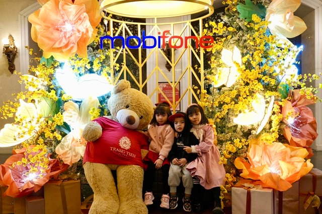 nguoi dan do ve ho guom xem ban phao hoa chao don nam moi giap thin 2024 4
