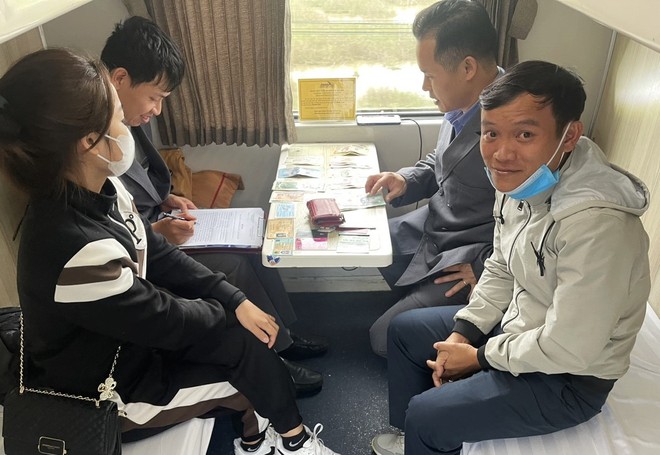 tin nong 24h hom nay ngay 10 2 2024 cong an quang tri kip thoi cuu giup 2 nguoi nuoc ngoai gap nan tren duong dspl