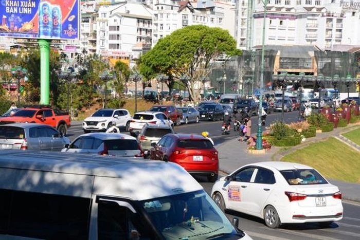 da lat don 35000 luot khach trong 3 ngay dau nam moi