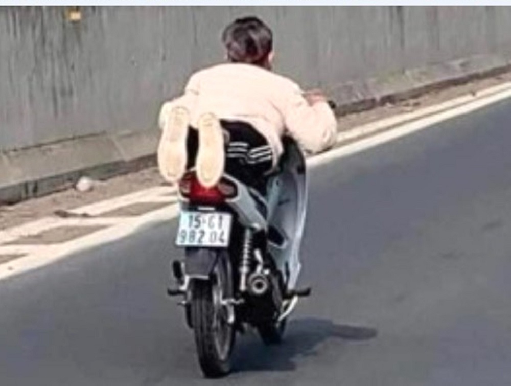 nam sinh lop 11 dau tran lam xiec tren xe may ngay mung 1 tet bi xu phat nam sinh lop 11 dau tran lam xiec tren xe may ngay mung 1 tet bi xu phat