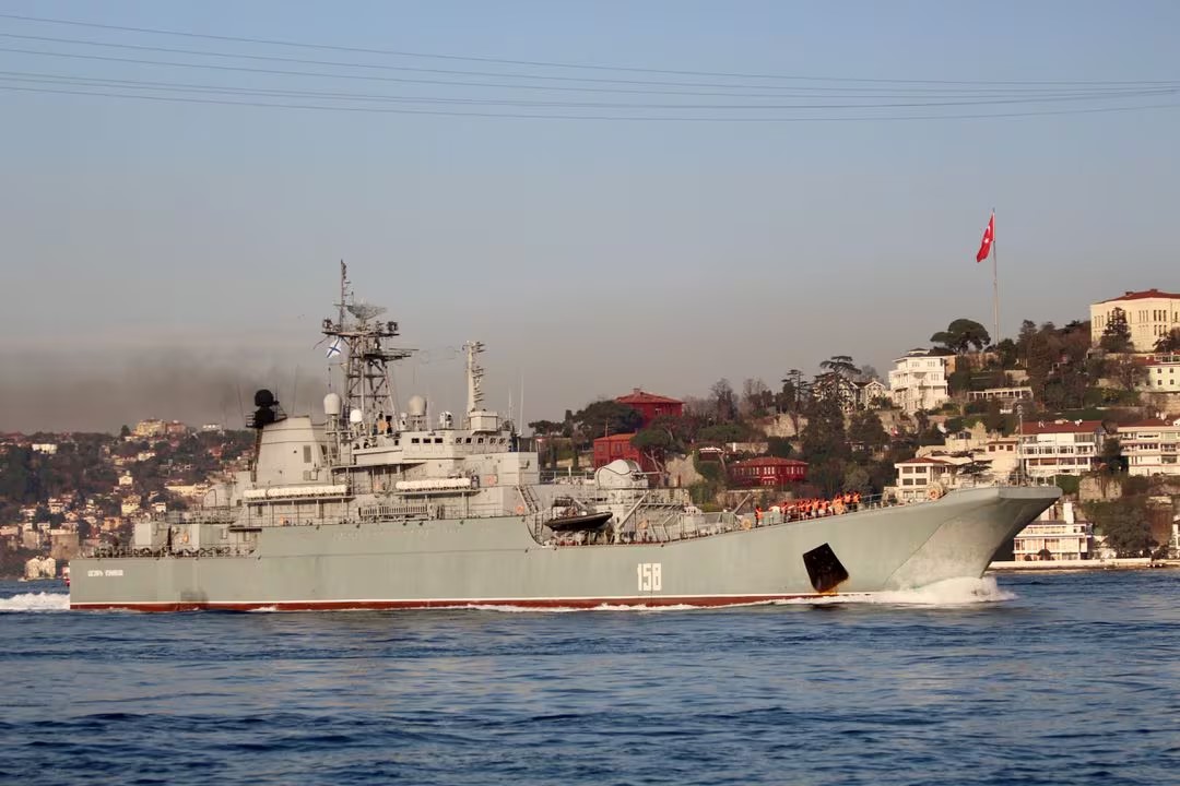 ukraine thong bao pha huy tau co lon cua nga ngoai khoi bo bien crimea