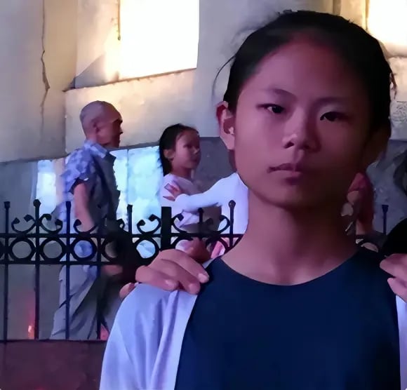 phau thuat qua do co gai nghien lam dep tu nam 13 tuoi hien tai hoi han nhung muon mang