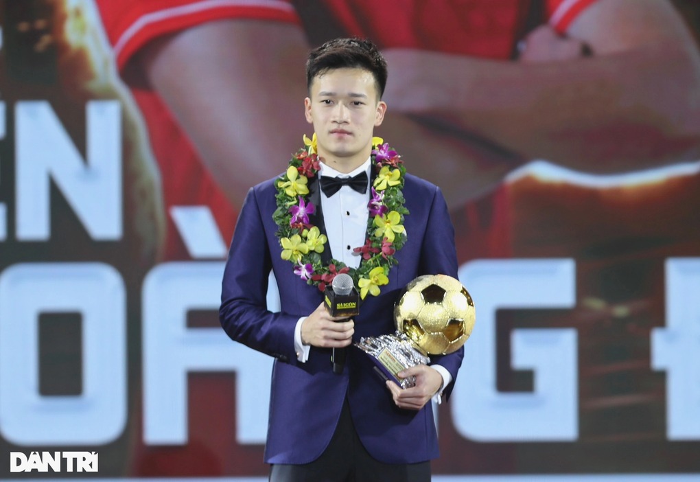 gianh qua bong vang viet nam hoang duc noi loi dang tiec vi dieu nay gianh qua bong vang viet nam hoang duc noi loi dang tiec vi dieu nay