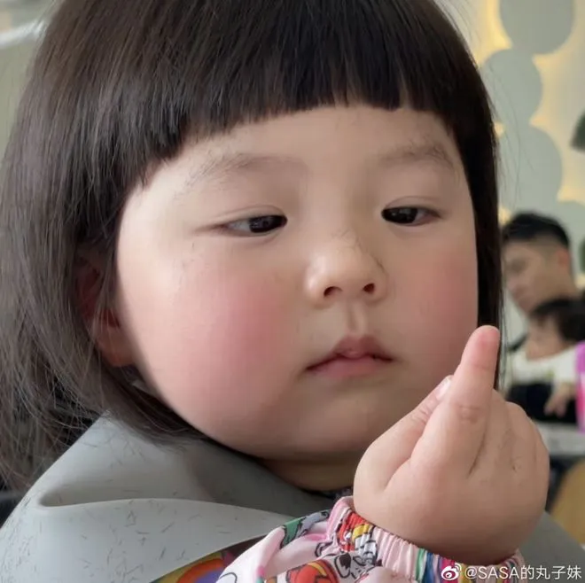 co be tung gay bao mang voi loat meme noi tieng den bay gio hien co cuoc song ra sao