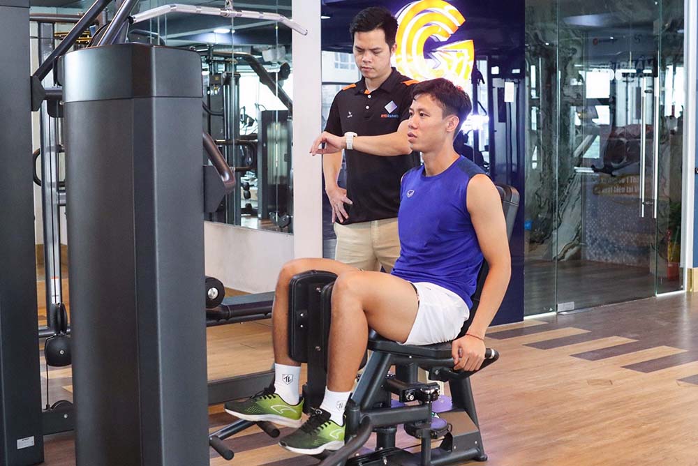 trung ve so 1 viet nam tai phat chan thuong nguy co lo hen voi hlv troussier dspl