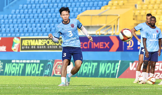 trung ve so 1 viet nam tai phat chan thuong nguy co lo hen voi hlv troussier