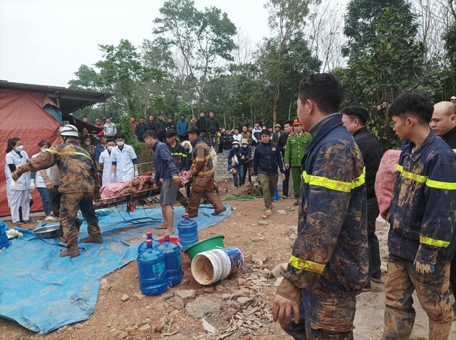 tin nong 24h hom nay ngay 27 2 2024 nam sinh roi tu tang 4 ban cong truong hoc thanh hoa da tu vong dspl1