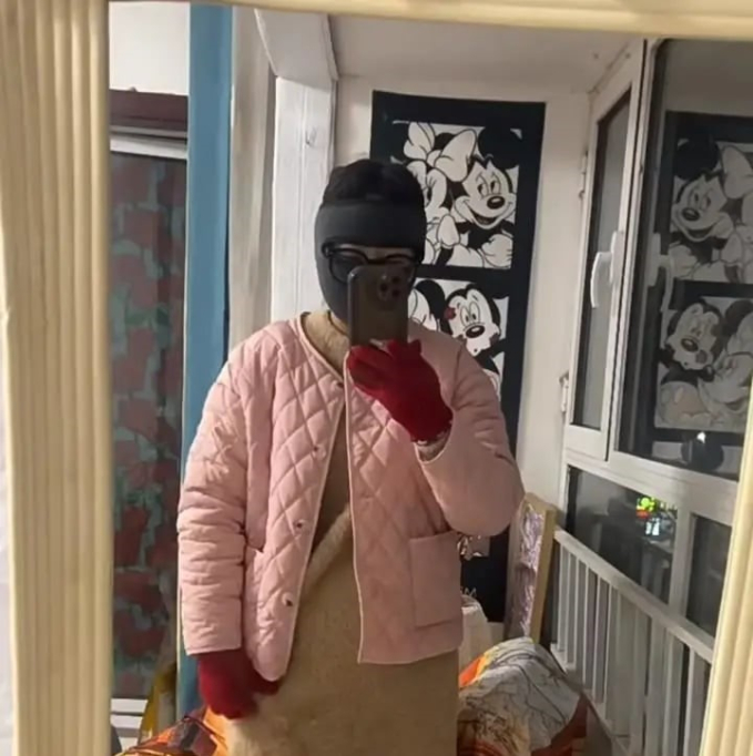 than bi sep moi vao phong vi an mac xau co gai tro thanh hien tuong mang voi trao luu gay bao 1 than bi sep moi vao phong vi an mac xau co gai tro thanh hien tuong mang voi trao luu gay bao 1