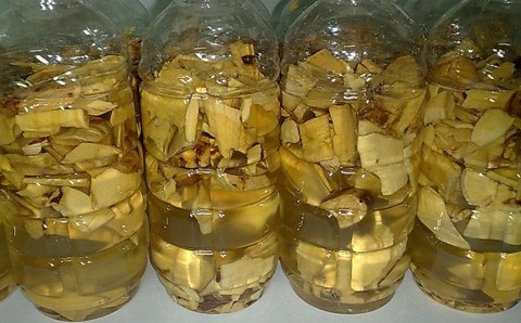 bac giang xac minh vu 2 nguoi dan ong tu vong sau khi uong ruou o dam tang