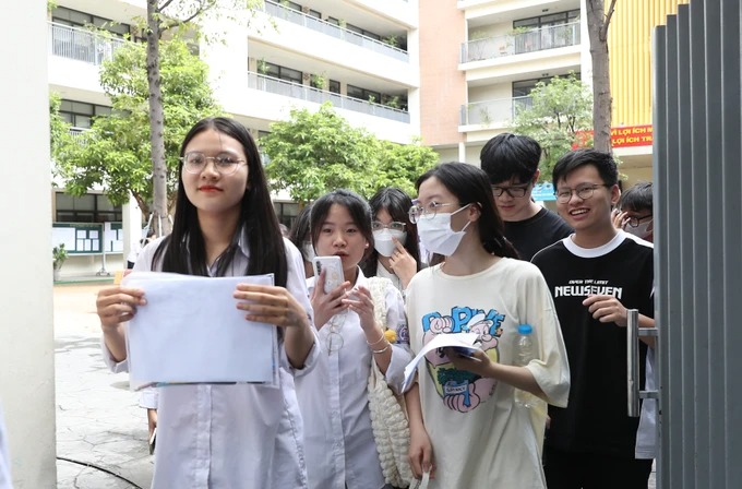 hoc sinh lop 11 tai ha noi chuan bi lam bai khao sat chat luong mon toan va ngu van dspl hoc sinh lop 11 tai ha noi chuan bi lam bai khao sat chat luong mon toan va ngu van dspl