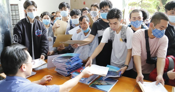 nhung linh vuc nao duoc thi sinh dang ky tuyen sinh dai hoc nhieu nhat dspl