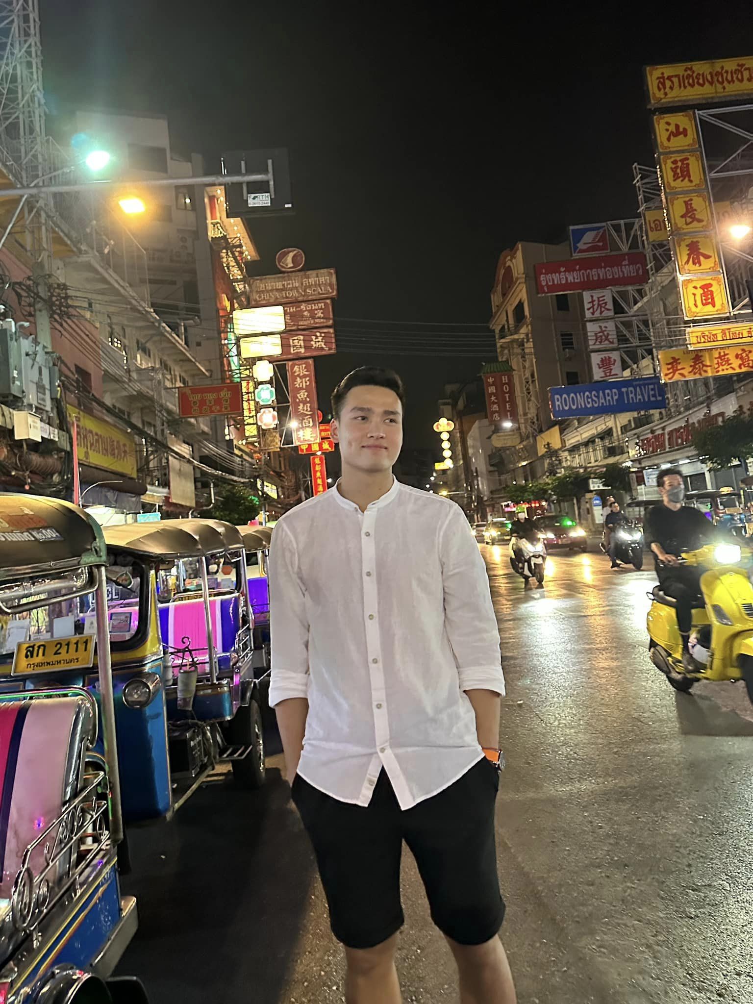 ve ngoai dien trai cua bui hoang viet anh chang trung ve dong fangirl nhat doi tuyen quoc gia dspl6