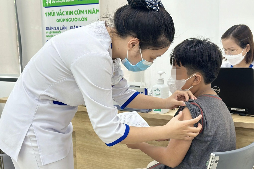 tang vot so nguoi den tiem vaccine phong benh dai tai tp hcm dspl tang vot so nguoi den tiem vaccine phong benh dai tai tp hcm dspl