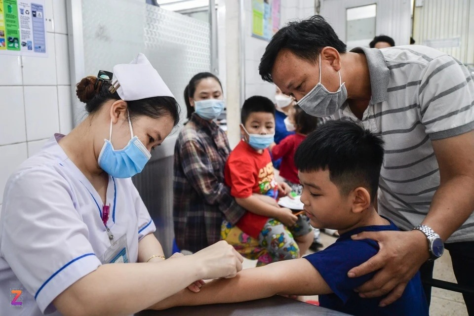 tang vot so nguoi den tiem vaccine phong benh dai tai tp hcm tang vot so nguoi den tiem vaccine phong benh dai tai tp hcm