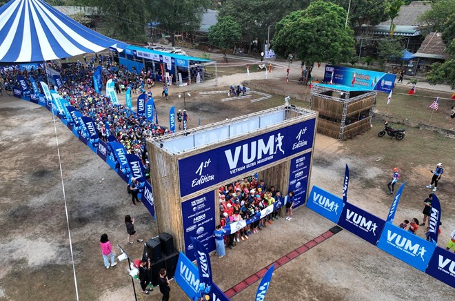 bac si chi diem tu than rinh rap tren duong chay sau vu 1 vdv tu vong khi chay marathon dspl bac si chi diem tu than rinh rap tren duong chay sau vu 1 vdv tu vong khi chay marathon dspl
