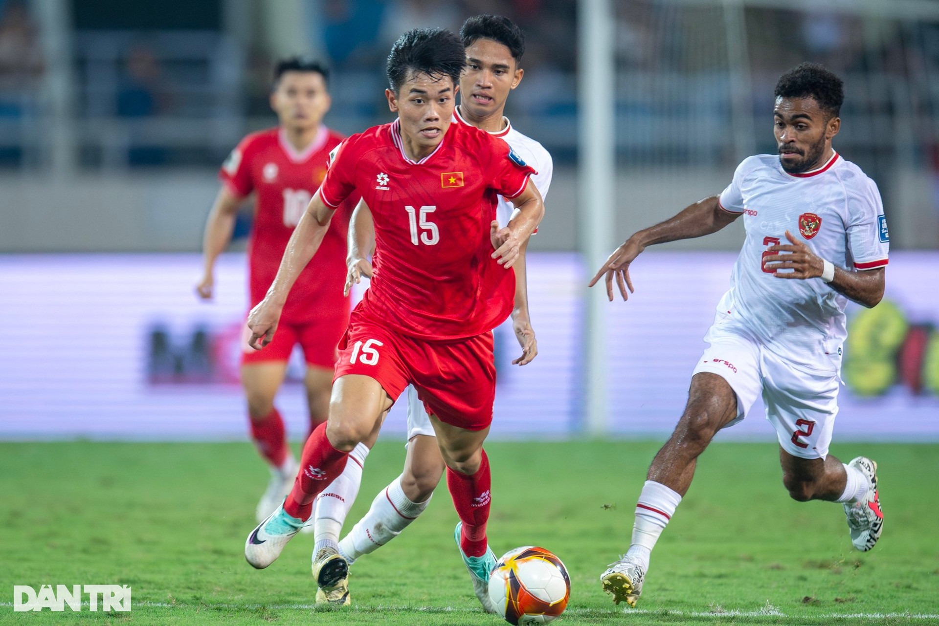 tuyen viet nam roi tu do xuong vi tri thap nhat tu truoc den nay tren bxh fifa