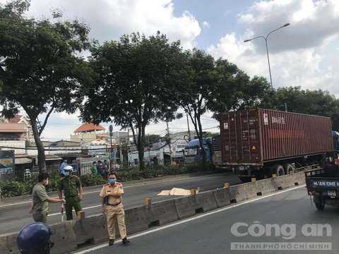 thanh nien lao vao o to tu tu 3 lan toi lan thu 4 thi bi can chet dspl thanh nien lao vao o to tu tu 3 lan toi lan thu 4 thi bi can chet dspl