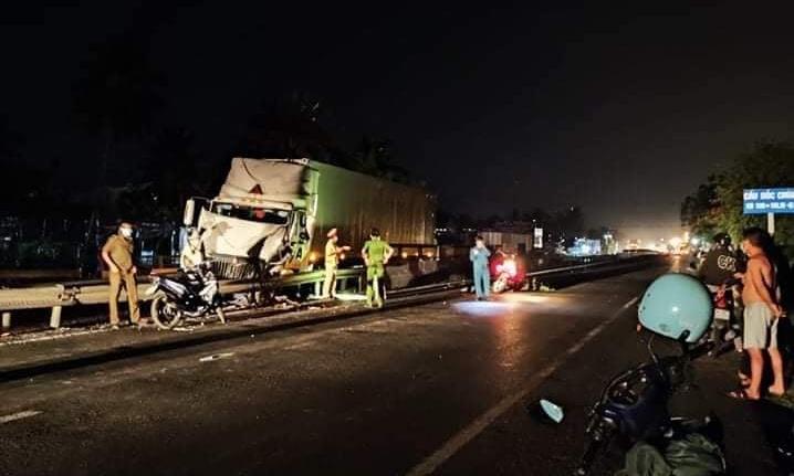 oto tai tong chet tai xe xe container roi bo chay khoi hien truong dspl oto tai tong chet tai xe xe container roi bo chay khoi hien truong dspl