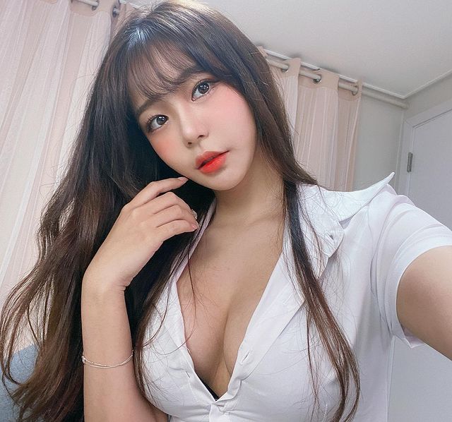 tha rong vong mot tren song nu streamer lo hang dang tiec 2 tha rong vong mot tren song nu streamer lo hang dang tiec 2