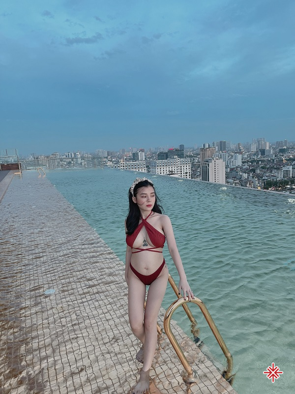than thai cuon hut va hinh the nong bong cua hot girl pham ngoc linh dspl 4