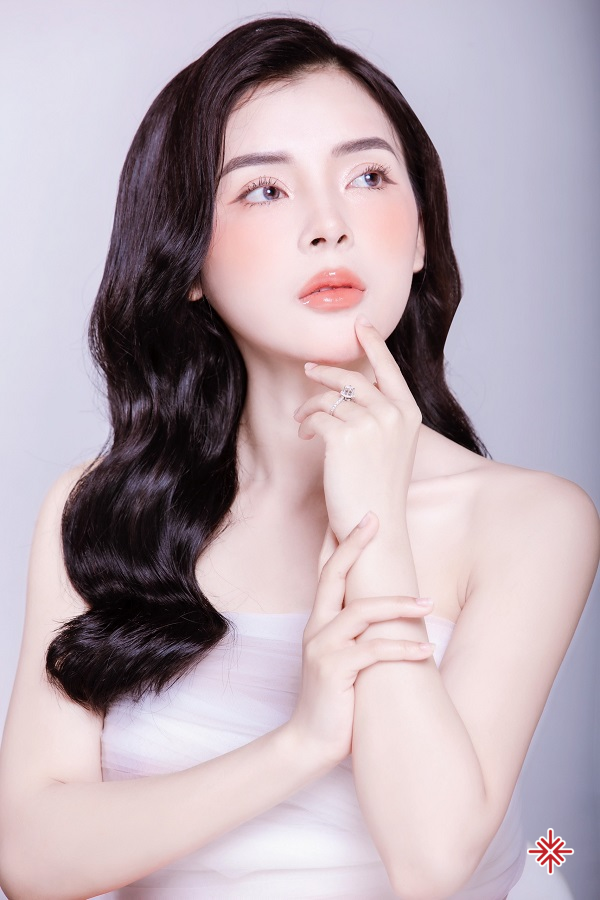 than thai cuon hut va hinh the nong bong cua hot girl pham ngoc linh dspl 5