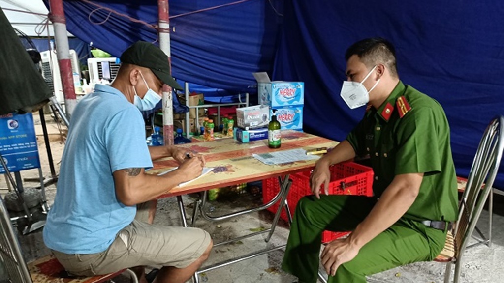 hai duong phat hien 4 nguoi dung giay xet nghiem gia de qua chot kiem soat dich dspl hai duong phat hien 4 nguoi dung giay xet nghiem gia de qua chot kiem soat dich dspl