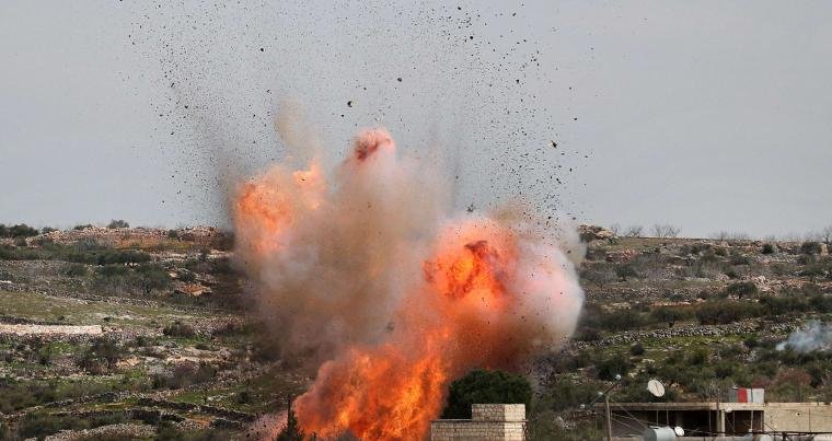 isarel phong hai ten lua vao syria dspl