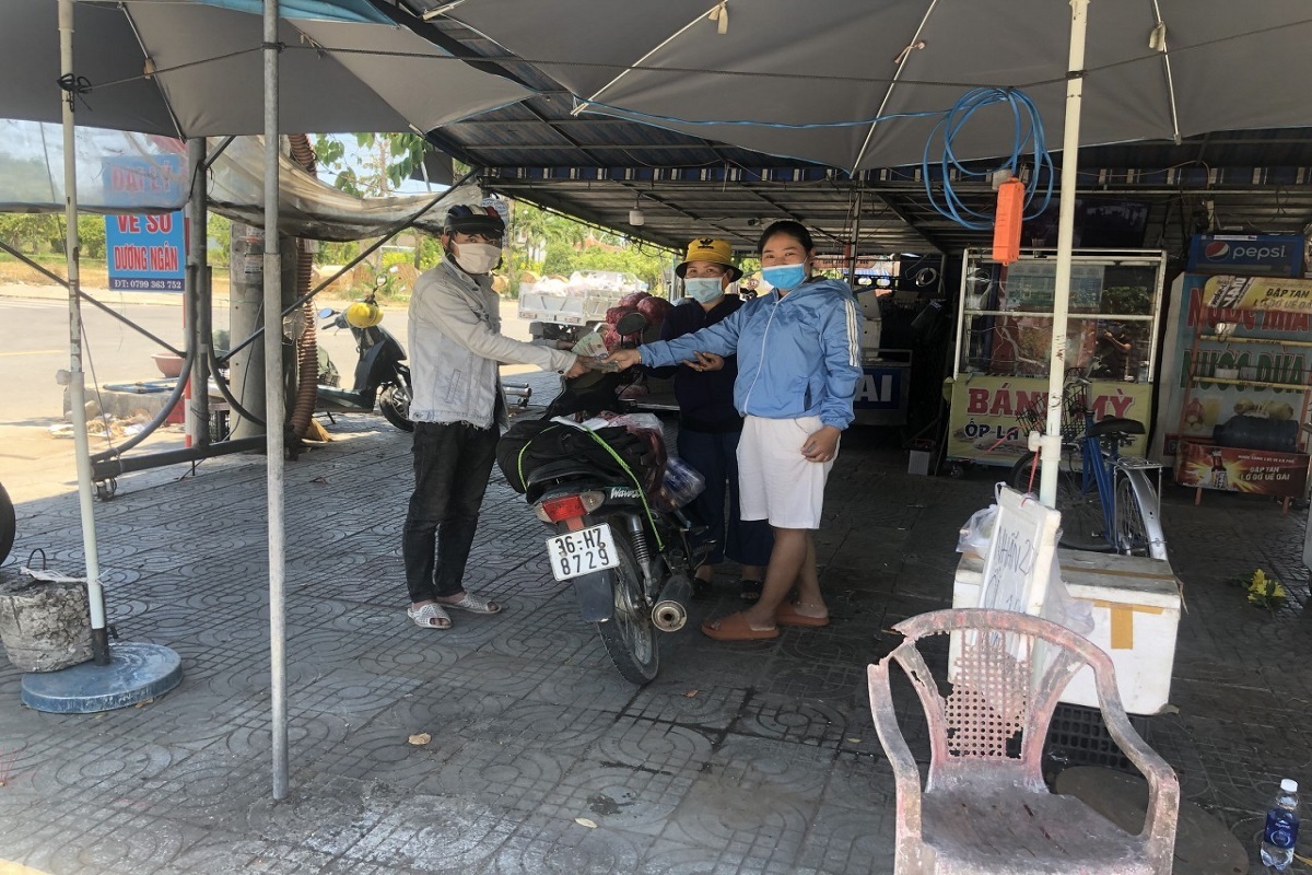 di bo tu quang ngai ve que chang trai thanh hoa duoc ba con quang nam tang tien xe may dspl dspl di bo tu quang ngai ve que chang trai thanh hoa duoc ba con quang nam tang tien xe may dspl dspl