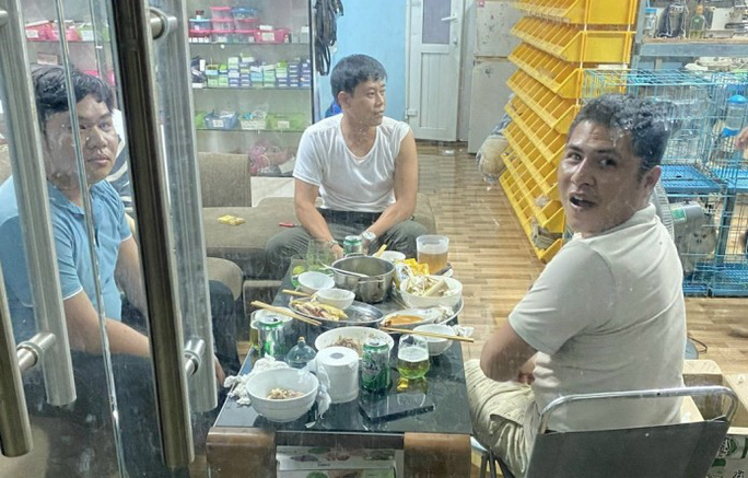 3 nguoi nhau trong khi co dich covid 19 bi phat 45 trieu dong dspl 3 nguoi nhau trong khi co dich covid 19 bi phat 45 trieu dong dspl