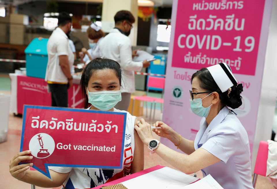 thai lan cho phep tiem vaccine covid19 duoi da thay vi tiem vao co bap dspl