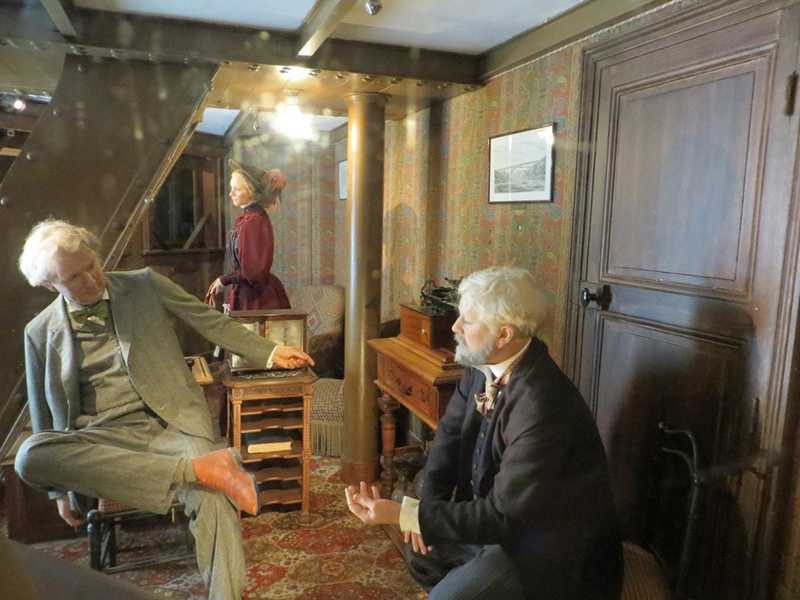 can ho bi mat tren dinh thap eiffel dspl 6 can ho bi mat tren dinh thap eiffel dspl 6