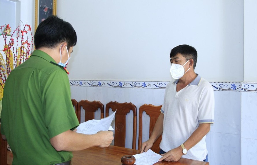 bat nguyen can bo cong an giup ba trum muoi tuong rua tien spl bat nguyen can bo cong an giup ba trum muoi tuong rua tien spl