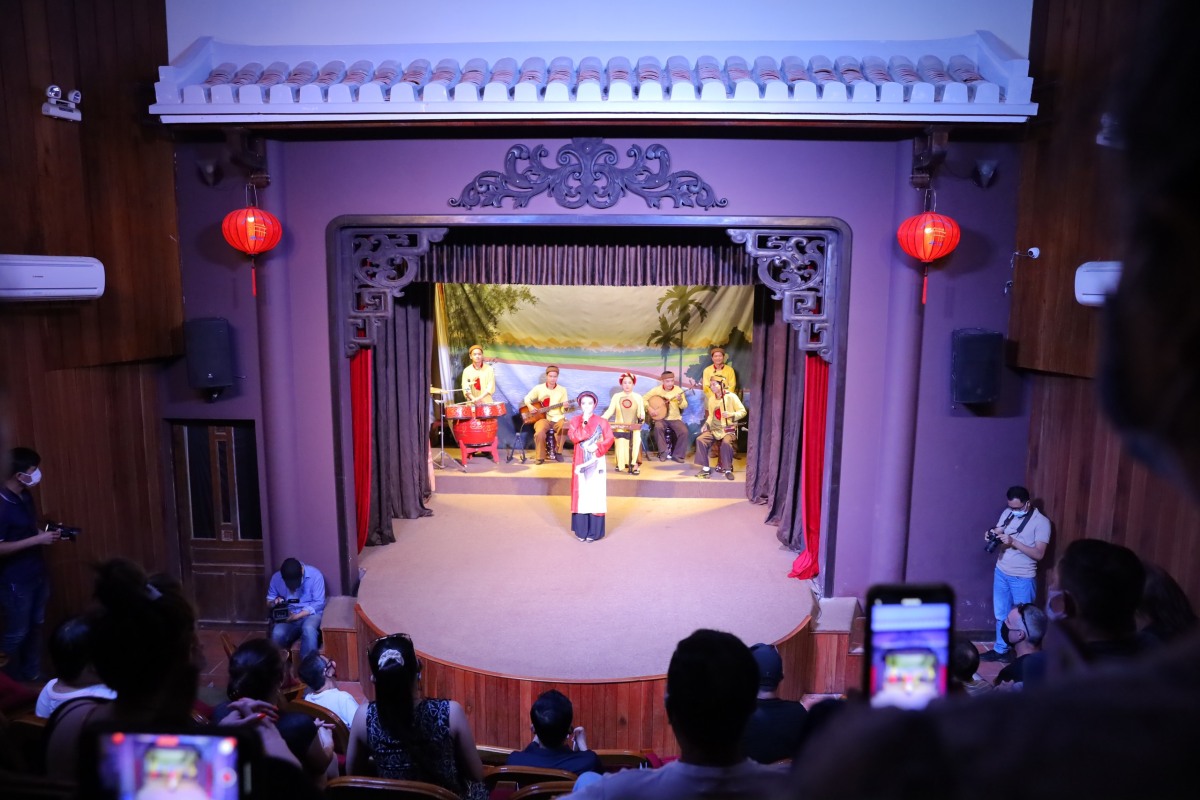 doan khach quoc te dau tien tro lai pho co hoi an sau 2 nam dich dspl 4