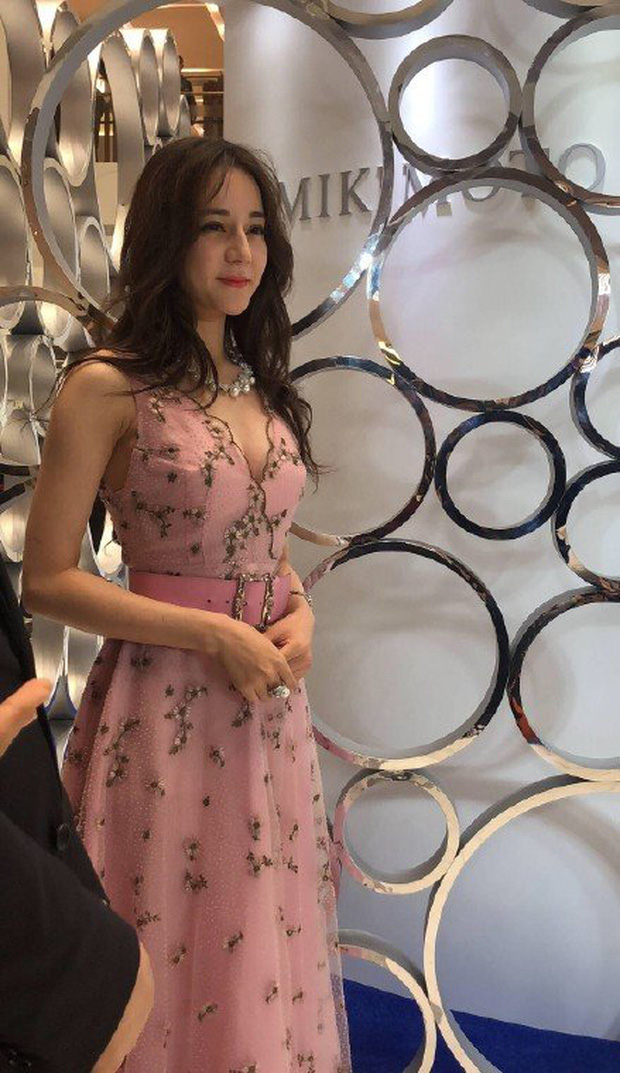 zoom can canh guong mat nhiet ba moi biet nhan sac chang nhu mo lan da chay xe spl zoom can canh guong mat nhiet ba moi biet nhan sac chang nhu mo lan da chay xe spl