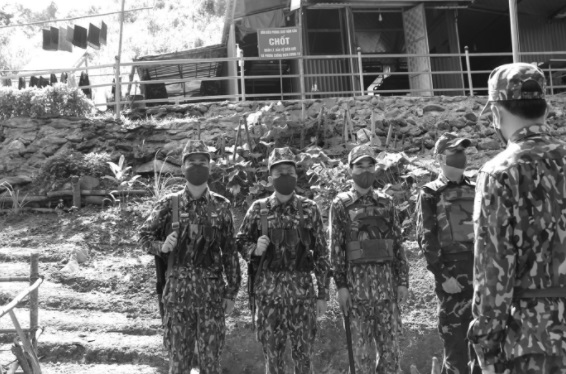 buc tuong thep bao ve bien cuong phong chong covid 19 o mien tay xu nghe dspl