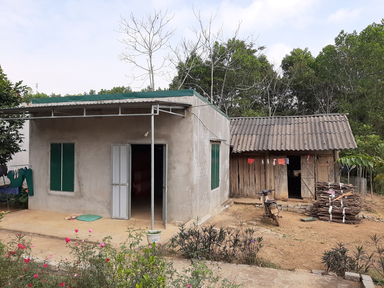 khi can bo long quyen vo cam va nhung phan doi bi dat dspl 1