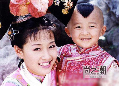 dien vien hoan chau cach cach nhu be len 10 du da 18 tuoi0 dien vien hoan chau cach cach nhu be len 10 du da 18 tuoi0