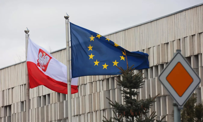 nga truc xuat 18 nhan vien cua phai doan eu tai moscow 1 nga truc xuat 18 nhan vien cua phai doan eu tai moscow 1